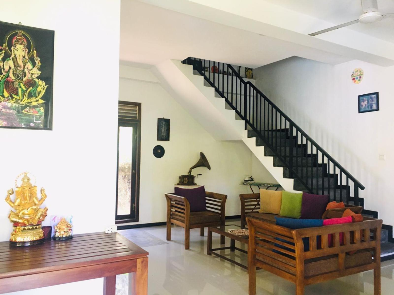 Om Villa Hikkaduwa Exterior foto